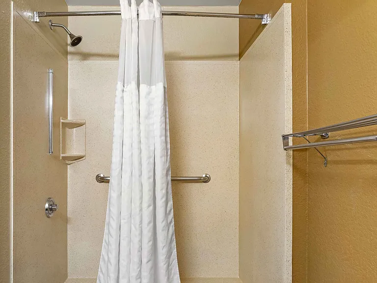 Deluxe Studio - 2 Full Beds
