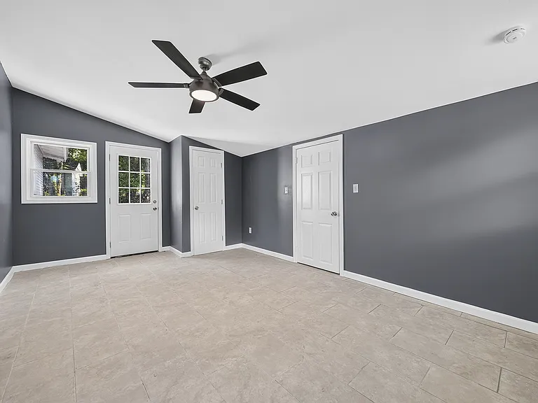 4009 Lindwood Dr — Photo 11