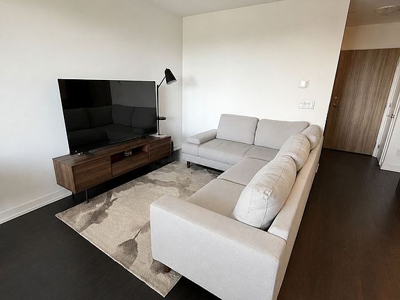 5th image of 3100 Keele St #430