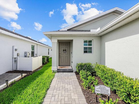 3rd image of 11202 NW FERNBROOK Drive