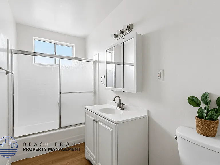 Portofino Apartments — Photo 13