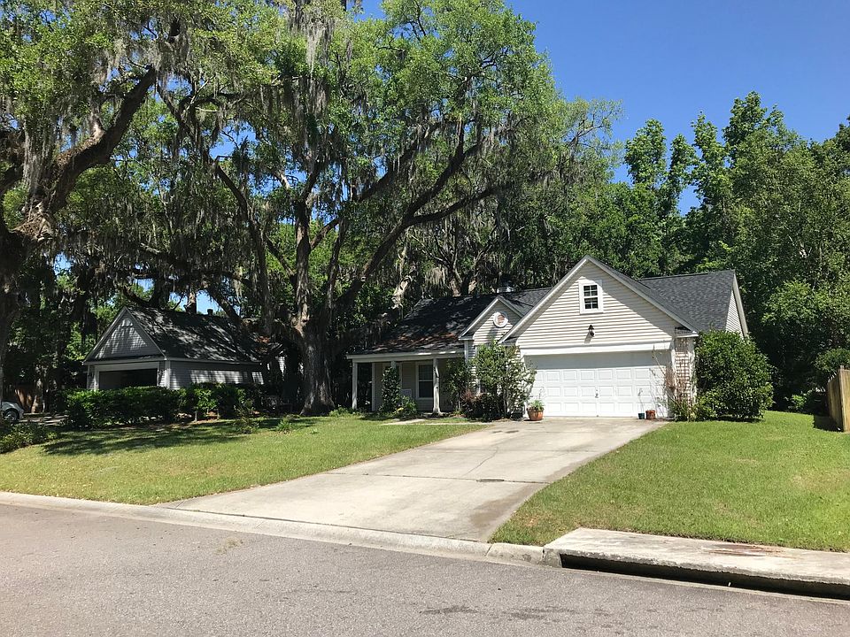2nd image of 555 Oak Park Dr
