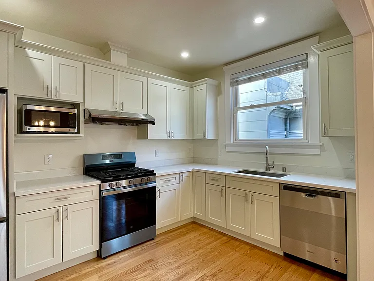 3892 Sacramento St #5 — Photo 11