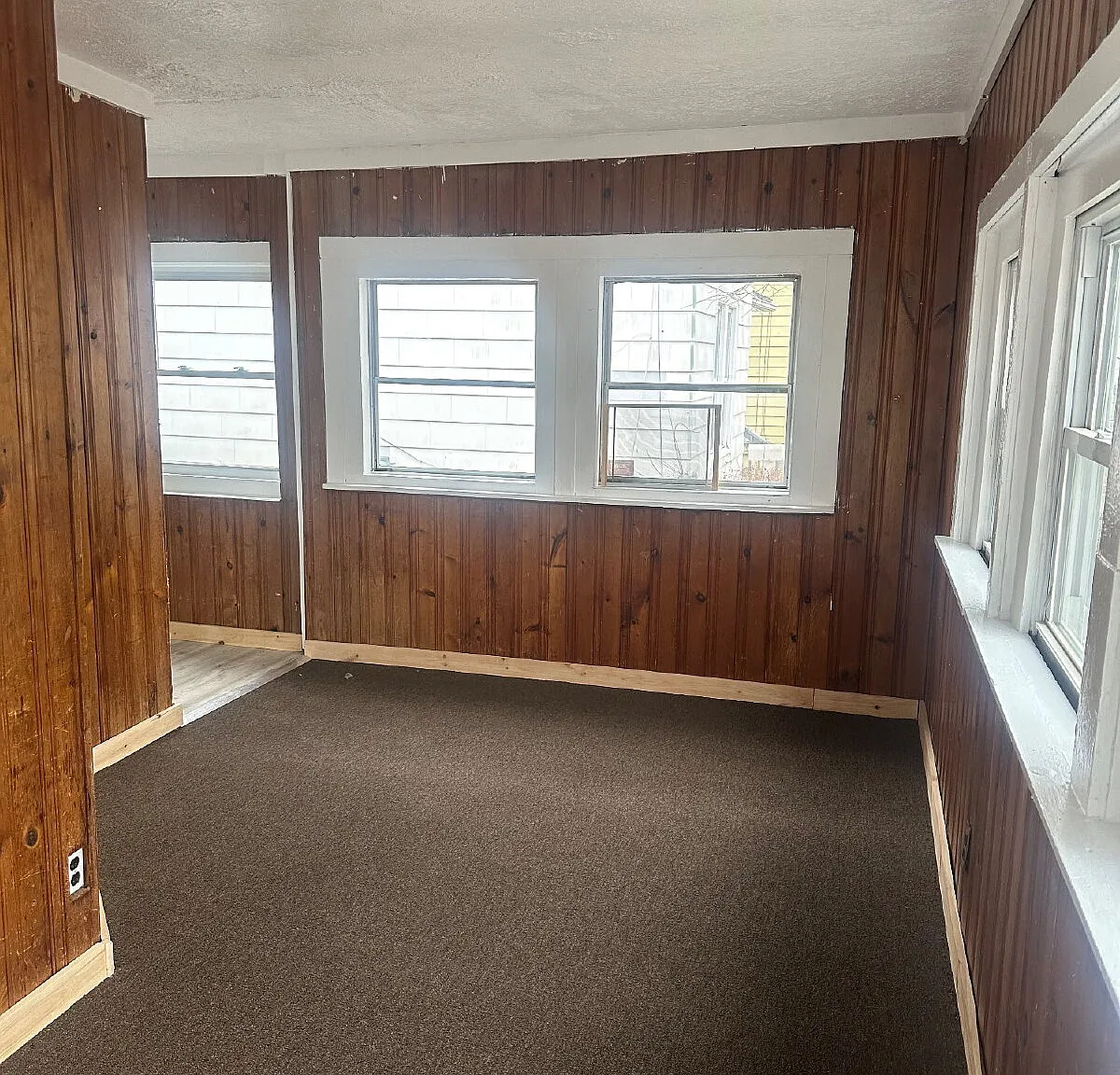 3 bed, 1.0 bath, $1,450 — Photo 1
