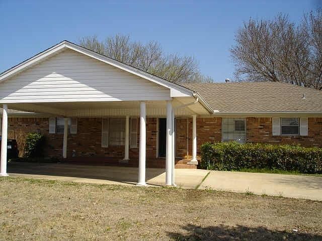1st image of 816 Laurence Dr