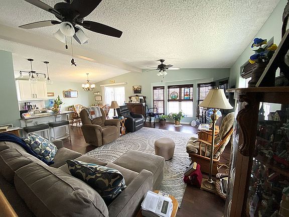 4th image of 214 Deep Lake Dr
