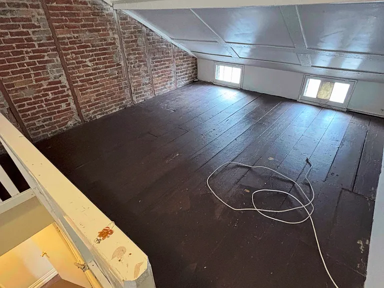 Attic/spare bedroom