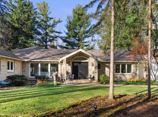 1612 E Dean Rd, Fox Pt, WI 53217