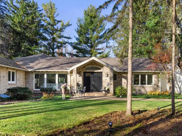 1612 East Dean ROAD, Fox Point, WI 53217