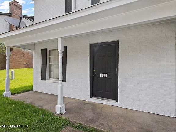 4th image of 1101-1102 Jamestown Way