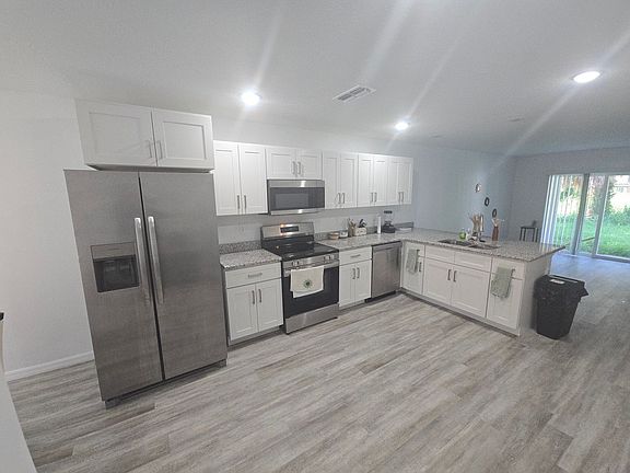 4th image of 302 & 304 Avenue K NW