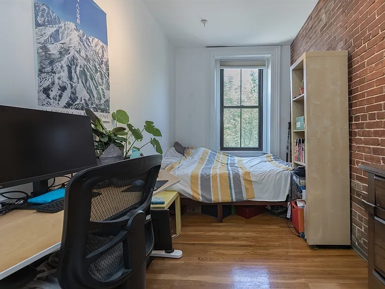 1662 Washington St #4 — Photo 12