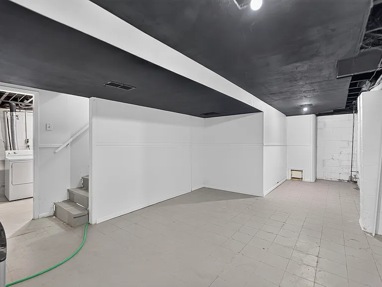 7318 Rosewood St — Photo 39