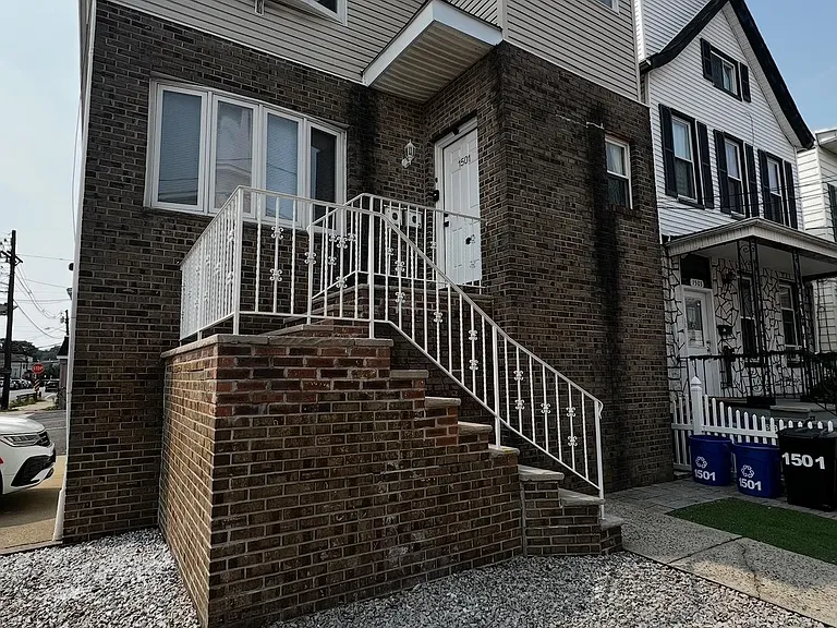 1501 47th St #2 — Photo 1