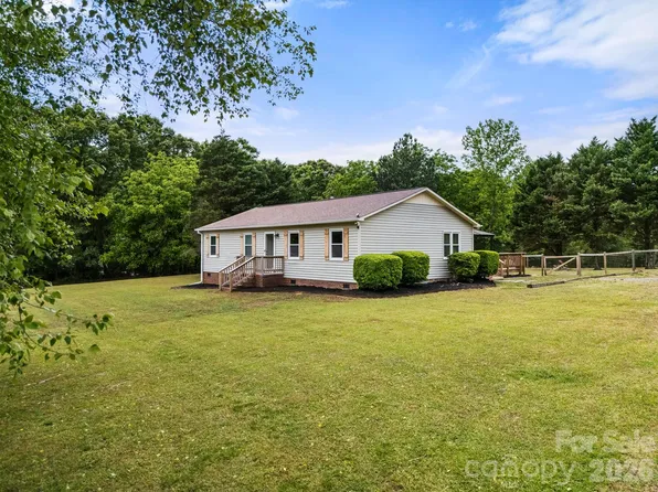 5129 Harmony Church Rd, Edgemoor, SC 29712