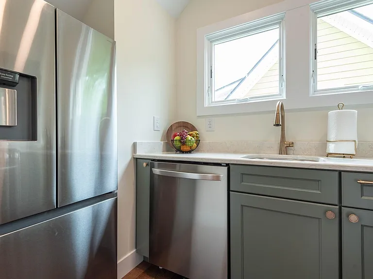 1270 E Short St — Photo 17