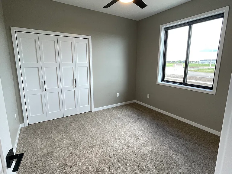 328 E Blue Bell Dr — Photo 12