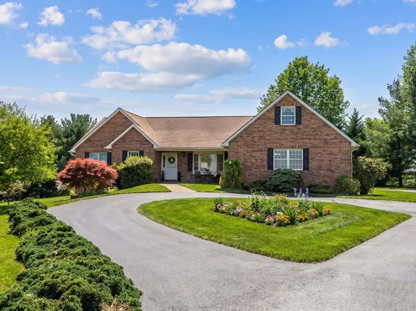 92 Fieldhaven Pl, Staunton, VA 24401