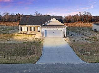 305 Creeks Edge Dr, Pikeville, NC 27863