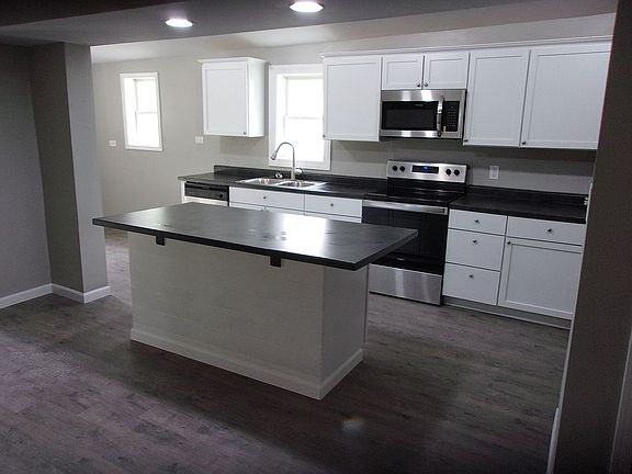 5th image of 10325 Hillview Dr