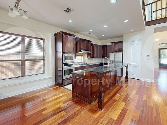 4th image of 8731 Argentine Way