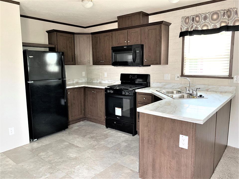 1st image of 17132 Canterbury Cir