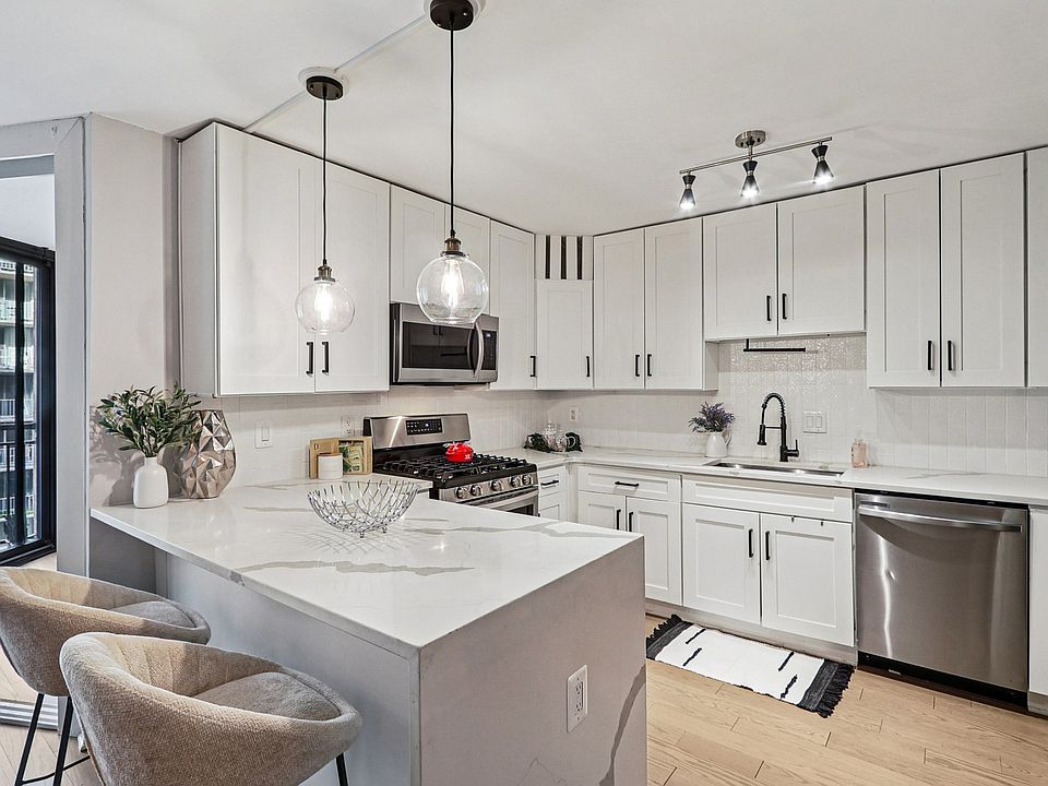 1st image of 4620 N Park Ave APT 1109E