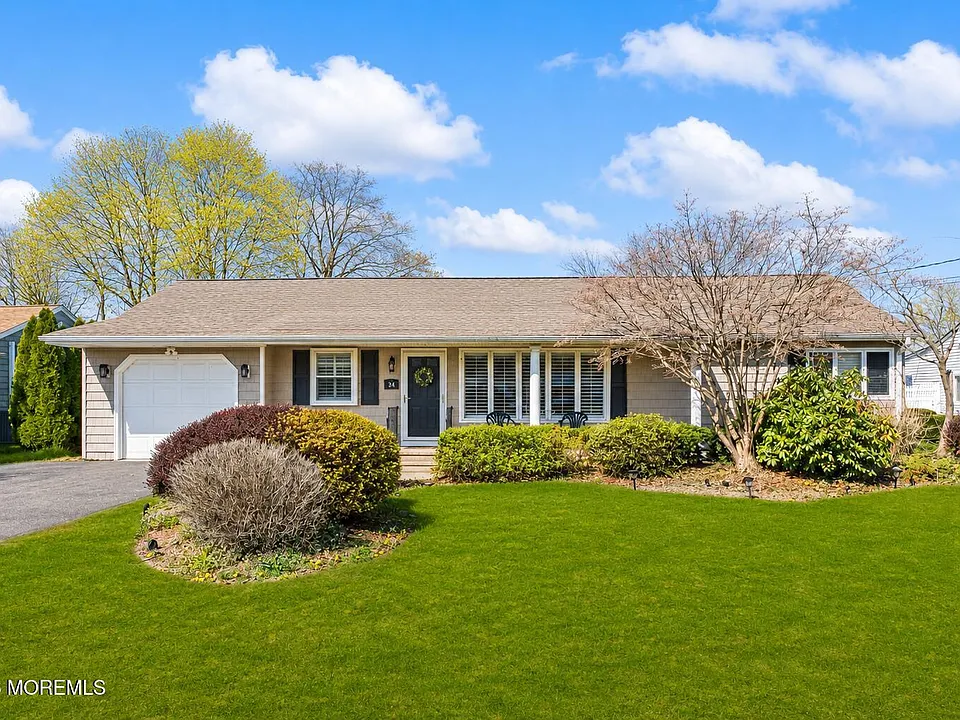 41 Poplar Ave