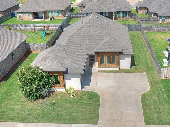 3rd image of 10405 Glover River Dr
