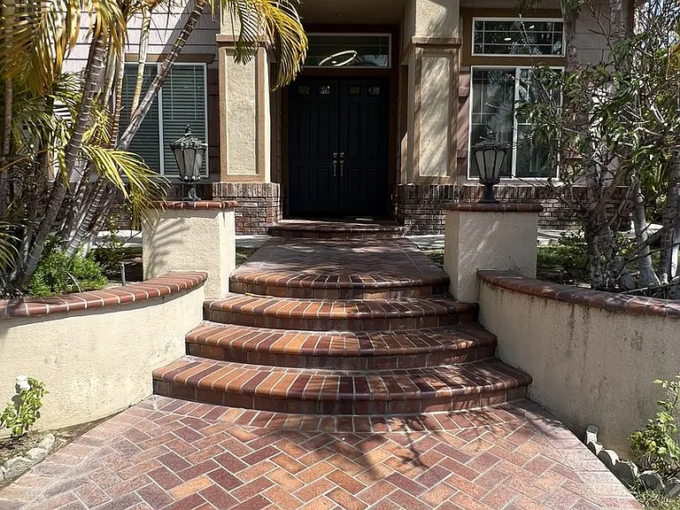 1836 E Bolinger Cir — Photo 7