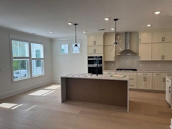 4th image of 752 Minton Rd