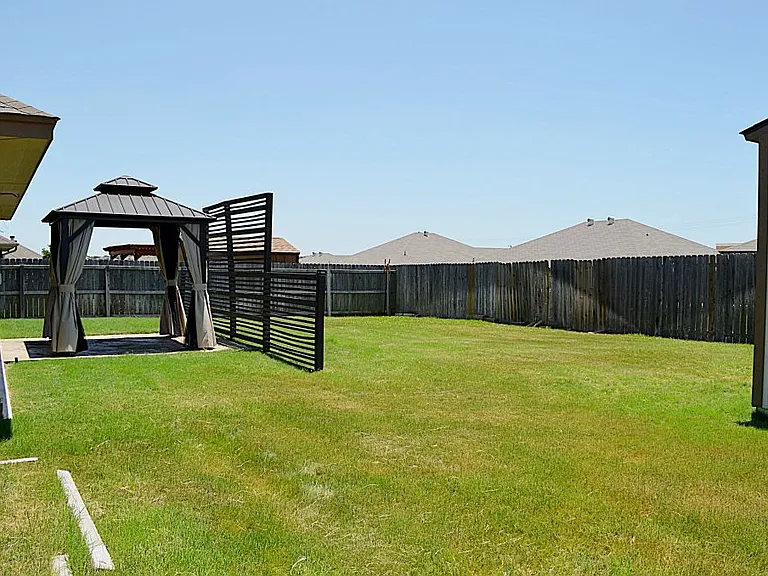 7609 Zircon Dr — Photo 40