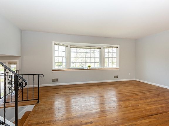 5th image of 43 Forest Rd