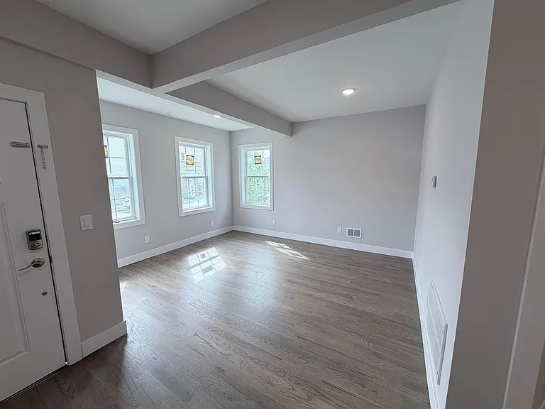 27 Blakely Pl #1 — Photo 6