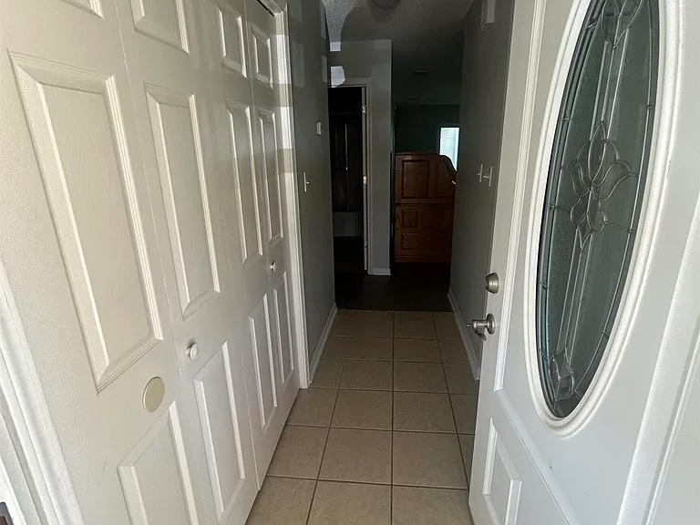 9474 Villas Dr — Photo 2