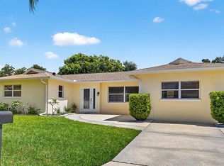 5650 45th Ave N, Kenneth City, FL 33709