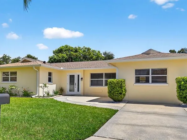 5650 45th Ave N, Kenneth City, FL 33709