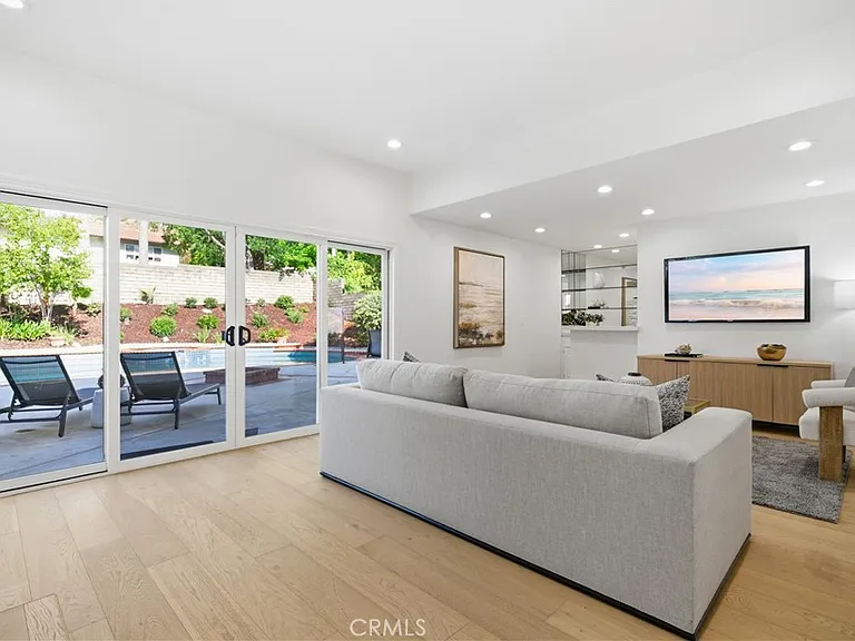 5347 Cangas Dr — Photo 17