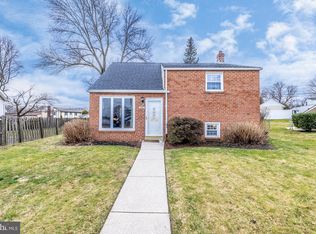 8568 Lykens Ln, Philadelphia, PA 19128