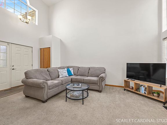 4th image of 94 Townsend Cir
