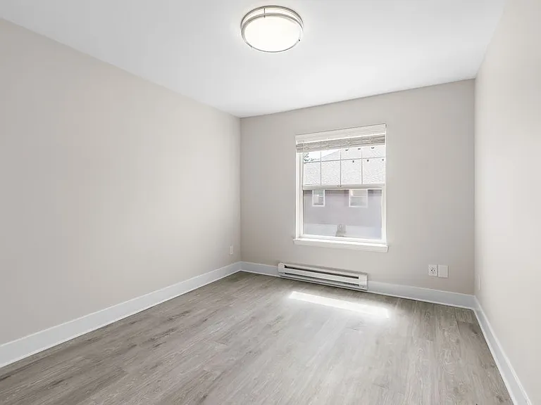 Bradley Park Apartments — Photo 72