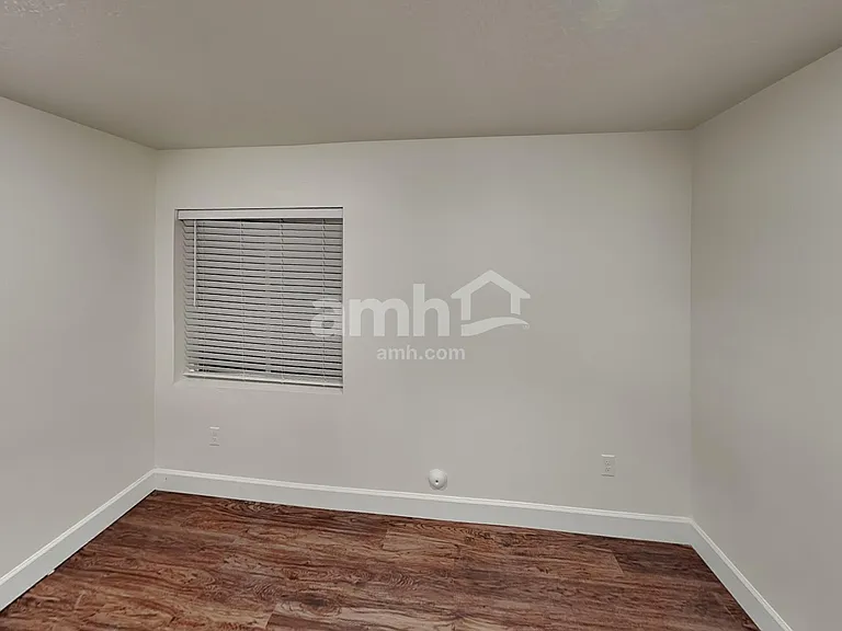 278 N Allen Ln — Photo 18