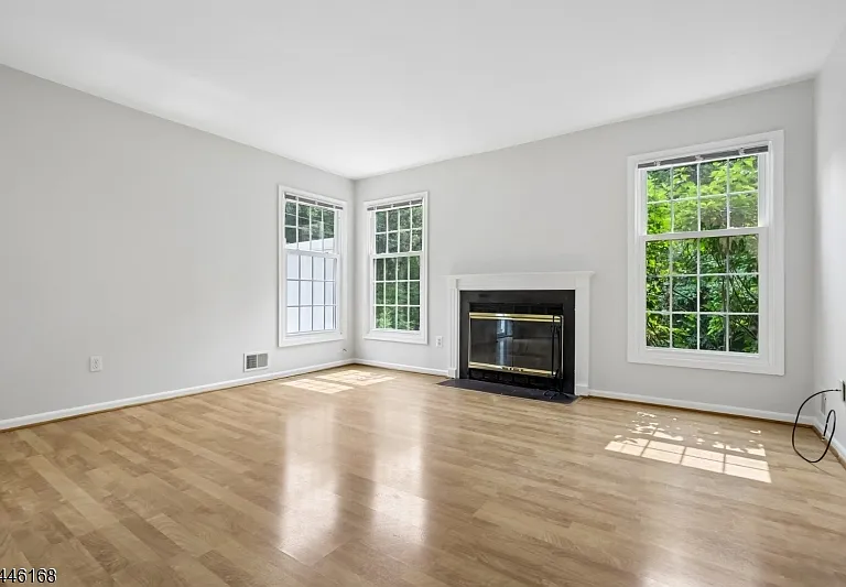 85 Laurelwood Ct — Photo 15