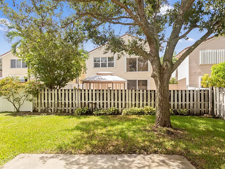 15250 SW 49th Ct — Photo 42