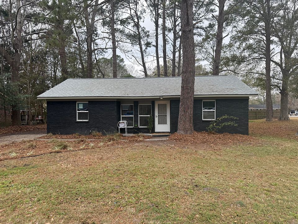1st image of 203 Shamrock Dr