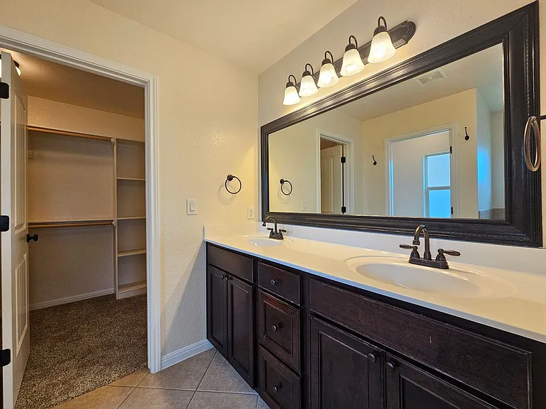 304 W Libra Dr — Photo 11