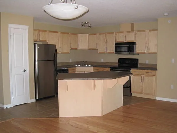 300 Spruce Ridge Road - Condo in Spruce Grove — Photo 2
