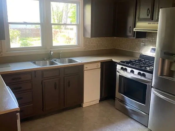 124 Maxwell Ave, North Syracuse, NY 13212