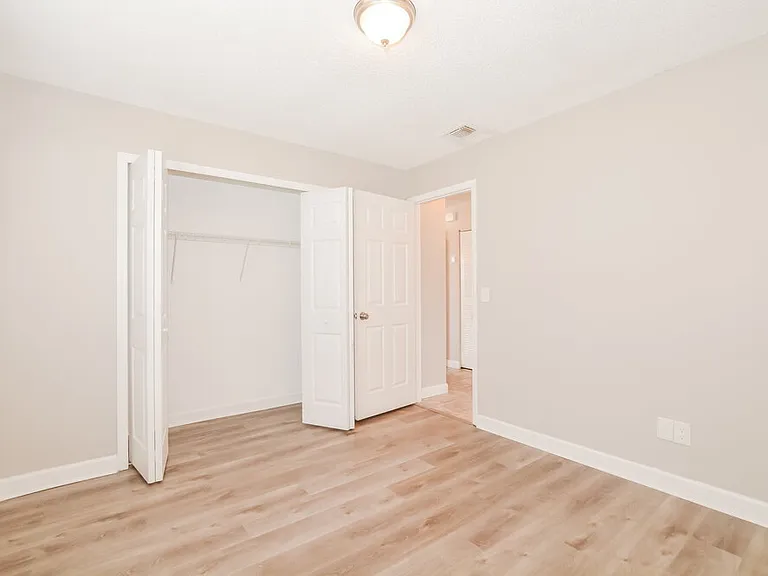 426 Iowa Woods Cir E — Photo 14