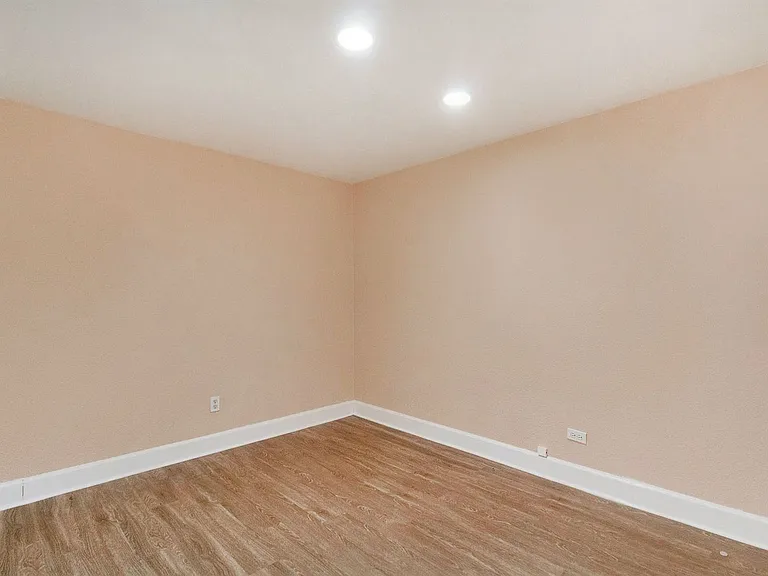 701 N Pearl St #105 — Photo 13